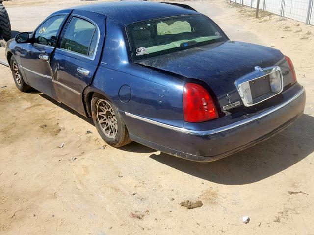 1LNHM82W61Y637027 - 2001 LINCOLN TOWN CAR S BLUE photo 3