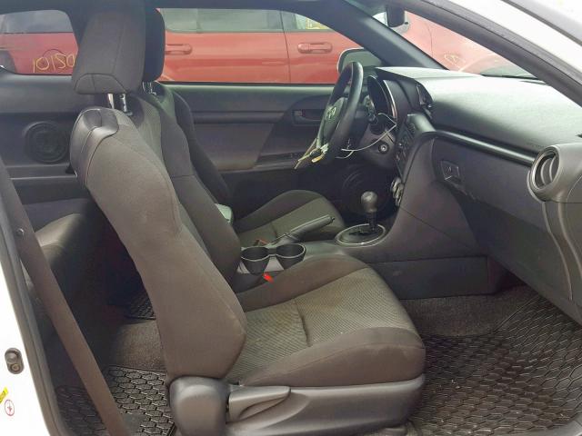 JTKJF5C79D3062969 - 2013 TOYOTA SCION TC თეთრი ფოტო 5