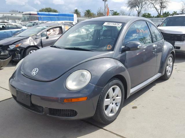 3VWRG31C07M506106 - 2007 VOLKSWAGEN NEW BEETLE Boz foto 2