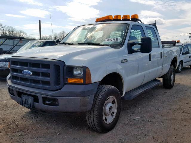 1FTWW31567EA51729 - 2007 FORD F350 SRW S WHITE photo 2