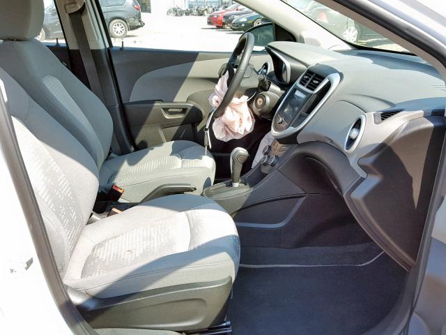 1G1JB5SH8H4178573 - 2017 CHEVROLET SONIC LS WHITE photo 5