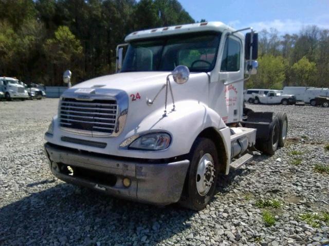 1FUJA6CK07LX38643 - 2007 FREIGHTLINER CONVENTION WHITE photo 2