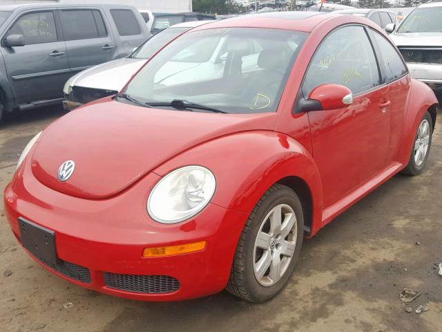 3VWRG31CX7M502239 - 2007 VOLKSWAGEN NEW BEETLE RED photo 2