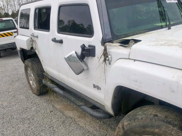 5GTDN136468323186 - 2006 HUMMER H3 WHITE photo 9