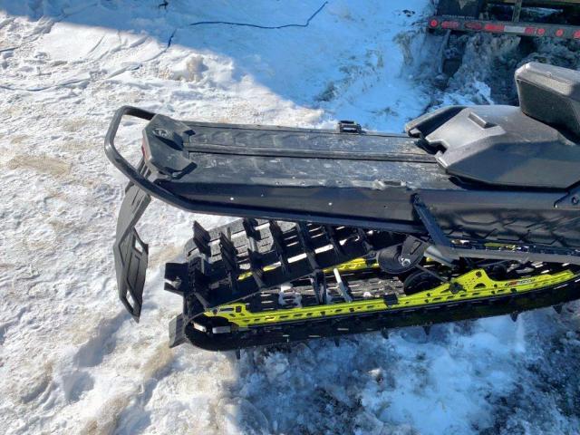 2BPSTMHA6HV000081 - 2017 SKI DOO SUMMIT  BLACK photo 6