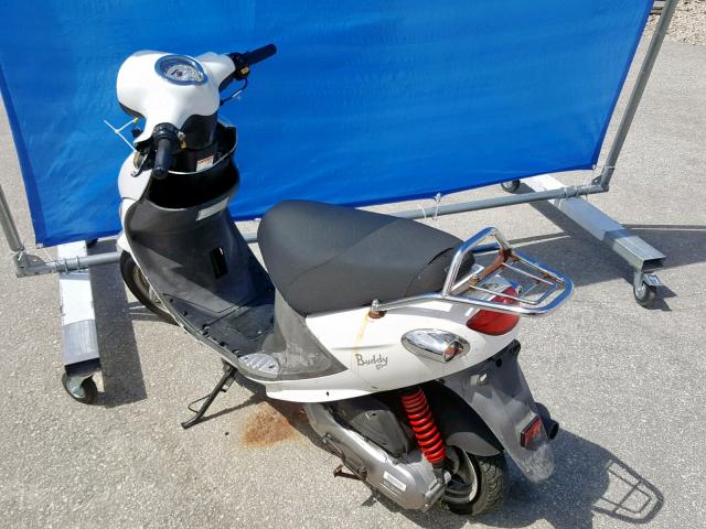 RFVPAP5A1D1111216 - 2013 GENUINE SCOOTER CO. BUDDY 50 WHITE photo 3