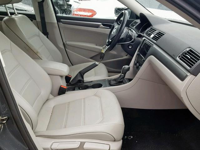 1VWDT7A3XHC055282 - 2017 VOLKSWAGEN PASSAT R-L 灰色 照片 5
