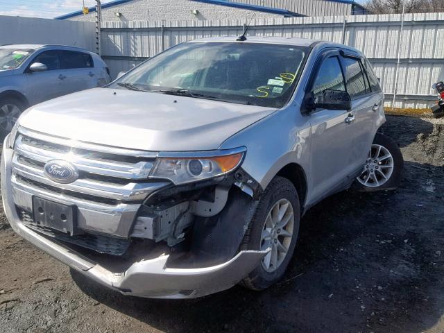 2FMDK3GC4DBC32405 - 2013 FORD EDGE SE SILVER photo 2