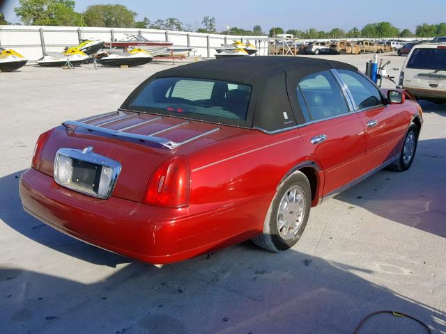 1LNFM82W2WY698227 - 1998 LINCOLN TOWN CAR S RED photo 4