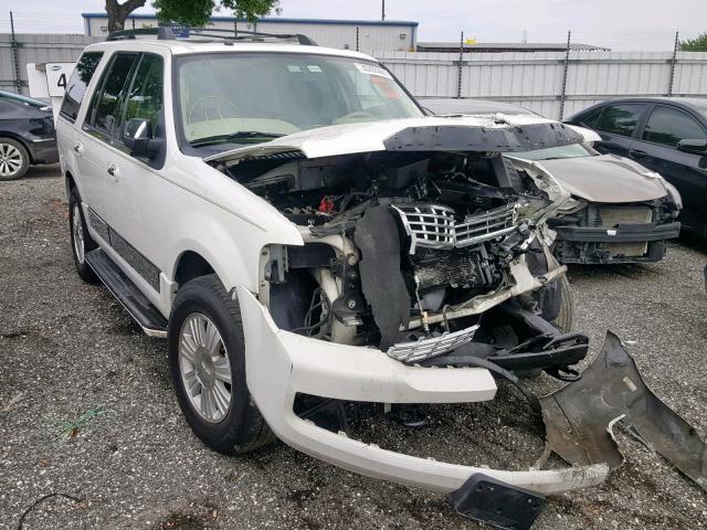 5LMFU27518LJ06231 - 2008 LINCOLN NAVIGATOR WHITE photo 1