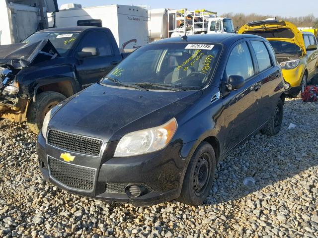 KL1TD6DE1AB126861 - 2010 CHEVROLET AVEO LS BLACK photo 2