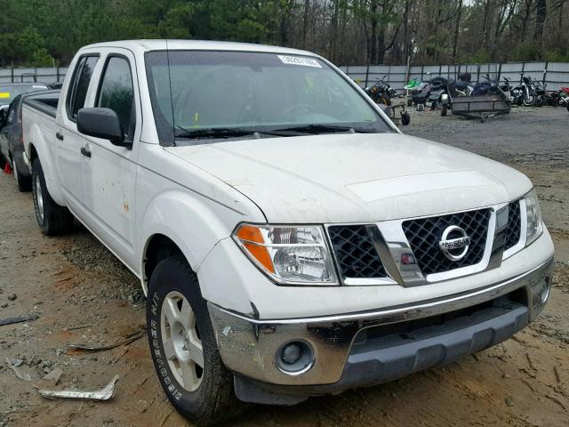 1N6AD09U47C406383 - 2007 NISSAN FRONTIER C WHITE photo 1