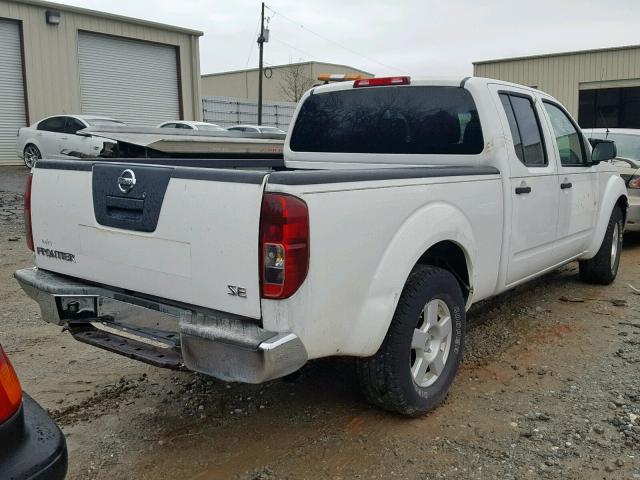 1N6AD09U47C406383 - 2007 NISSAN FRONTIER C WHITE photo 4