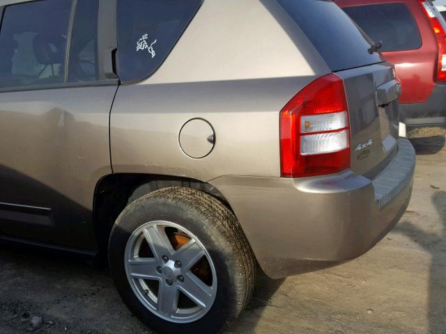 1J8FF47W58D709322 - 2008 JEEP COMPASS SP GOLD photo 9