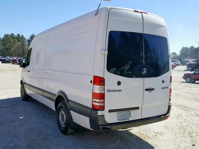 WD3PE8CC5D5758956 - 2013 MERCEDES-BENZ SPRINTER 2 WHITE photo 3