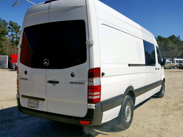 WD3PE8CC5D5758956 - 2013 MERCEDES-BENZ SPRINTER 2 WHITE photo 4