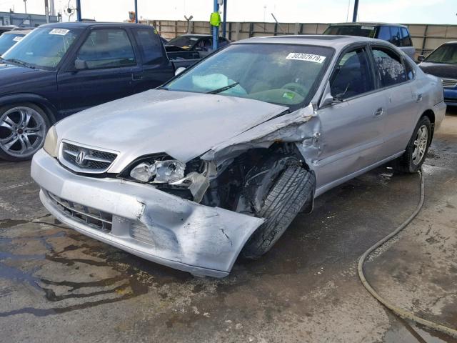 19UUA5669YA066349 - 2000 ACURA 3.2TL SILVER photo 2