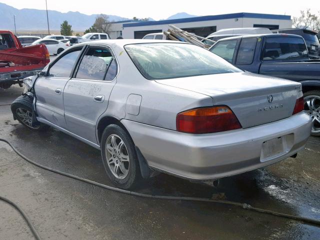 19UUA5669YA066349 - 2000 ACURA 3.2TL SILVER photo 3