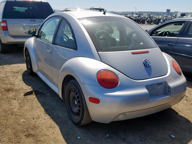 3VWCA21C8YM497898 - 2000 VOLKSWAGEN NEW BEETLE Gümüş foto 3