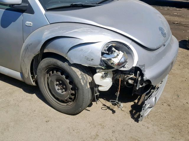 3VWCA21C8YM497898 - 2000 VOLKSWAGEN NEW BEETLE Gümüş foto 9