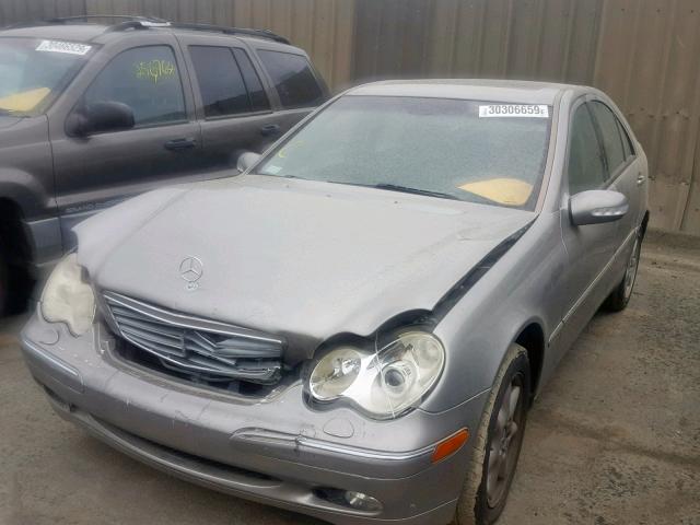 WDBRF61J14A584410 - 2004 MERCEDES-BENZ C 240 GRAY photo 2