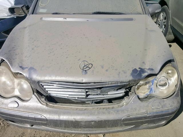 WDBRF61J14A584410 - 2004 MERCEDES-BENZ C 240 GRAY photo 7