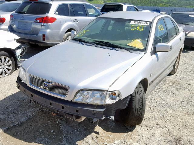 YV1VS2559YF535007 - 2000 VOLVO S40 SILVER photo 2