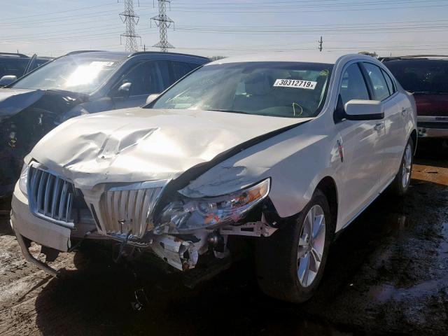 1LNHM93R39G626132 - 2009 LINCOLN MKS WHITE photo 2