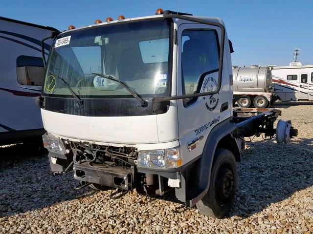 3FRLL45Z16V405421 - 2006 FORD LOW CAB FO WHITE photo 2