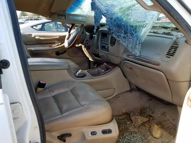 5LMFU28R61LJ15448 - 2001 LINCOLN NAVIGATOR 白色 照片 5