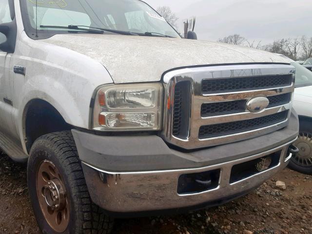 1FTWX31P55EC45731 - 2005 FORD F350 SRW S WHITE photo 9