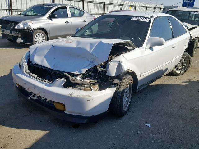 1HGEJ6228WL034216 - 1998 HONDA CIVIC DX WHITE photo 2