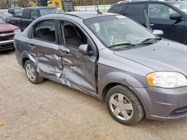 KL1TD56E09B333356 - 2009 CHEVROLET AVEO LS GRAY photo 9