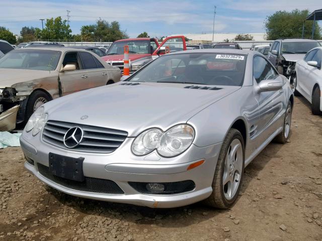 WDBSK75F55F096865 - 2005 MERCEDES-BENZ SL 500 SILVER photo 2