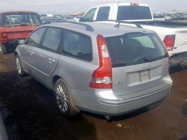 YV1MW682952040480 - 2005 VOLVO V50 T5 SILVER photo 3