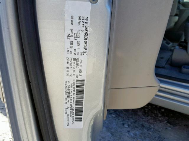 2V4RW3DGXBR695634 - 2011 VOLKSWAGEN ROUTAN SE SILVER photo 10