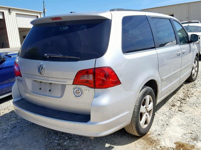 2V4RW3DGXBR695634 - 2011 VOLKSWAGEN ROUTAN SE SILVER photo 4