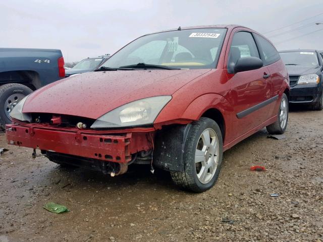 3FAHP31383R104982 - 2003 FORD FOCUS ZX3 RED photo 2