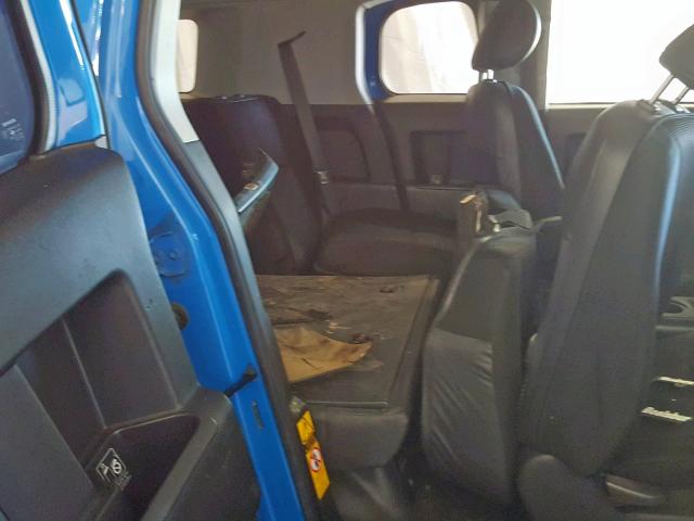 JTEBU11F570074722 - 2007 TOYOTA FJ CRUISER BLUE photo 6