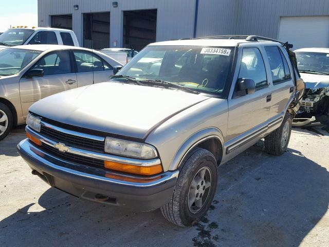 1GNDT13W1X2250061 - 1999 CHEVROLET BLAZER GOLD photo 2