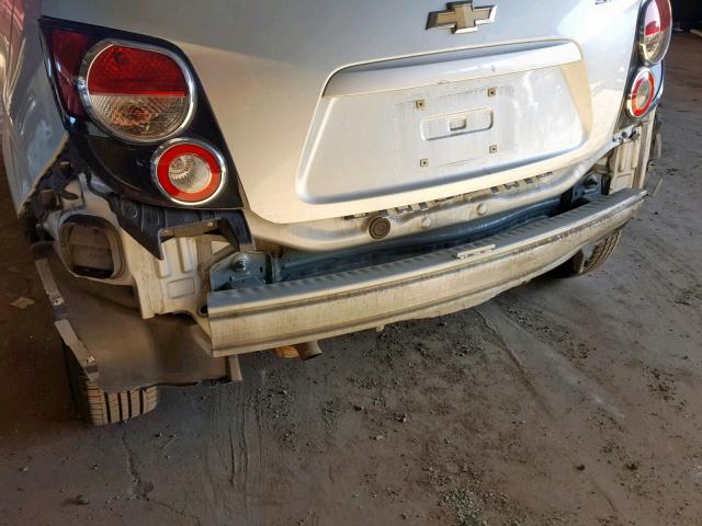 1G1JB6SH5E4159299 - 2014 CHEVROLET SONIC LS SILVER photo 9