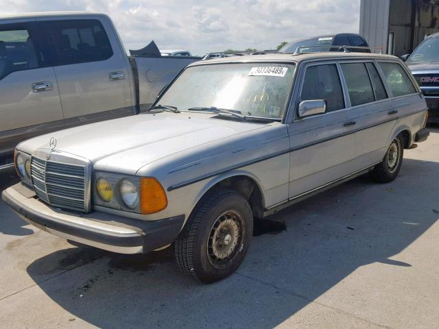 WDBAB93A3DN017728 - 1983 MERCEDES-BENZ 300 TDT SILVER photo 2