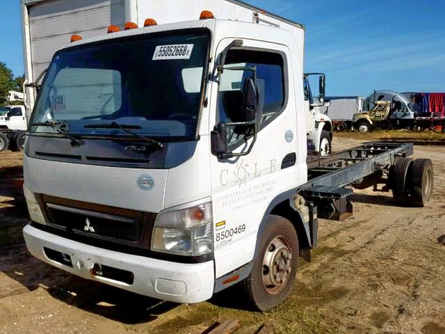 JL6CCK1S28K000315 - 2008 MITSUBISHI FE 85D WHITE photo 2