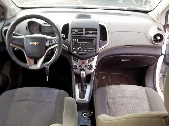 1G1JA6SH6F4119088 - 2015 CHEVROLET SONIC LS 白色 照片 9