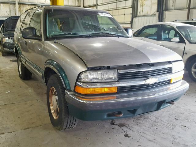 1GNDT13W6W2224747 - 1998 CHEVROLET BLAZER SILVER photo 1