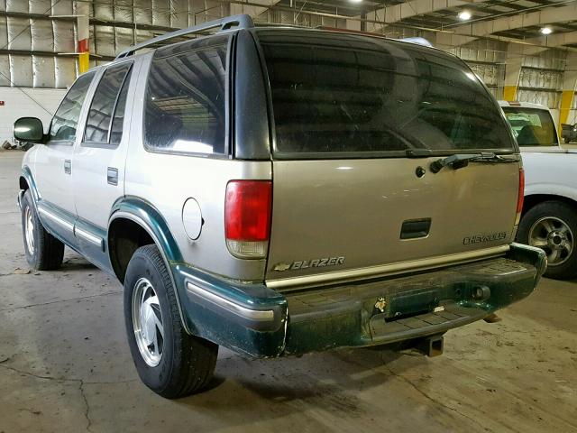 1GNDT13W6W2224747 - 1998 CHEVROLET BLAZER SILVER photo 3