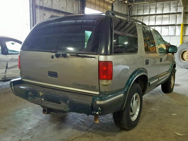 1GNDT13W6W2224747 - 1998 CHEVROLET BLAZER SILVER photo 4