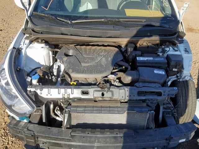 KMHCT4AE3HU377296 - 2017 HYUNDAI ACCENT SE WHITE photo 7