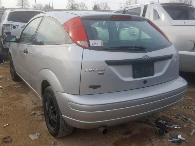 3FAFP31NX5R101822 - 2005 FORD FOCUS ZX3 GRAY photo 3