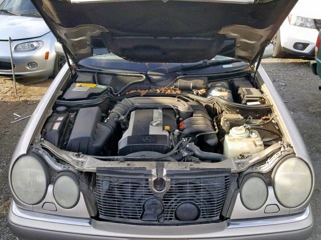 WDBJF55F9VJ025458 - 1997 MERCEDES-BENZ E 320 GRAY photo 7